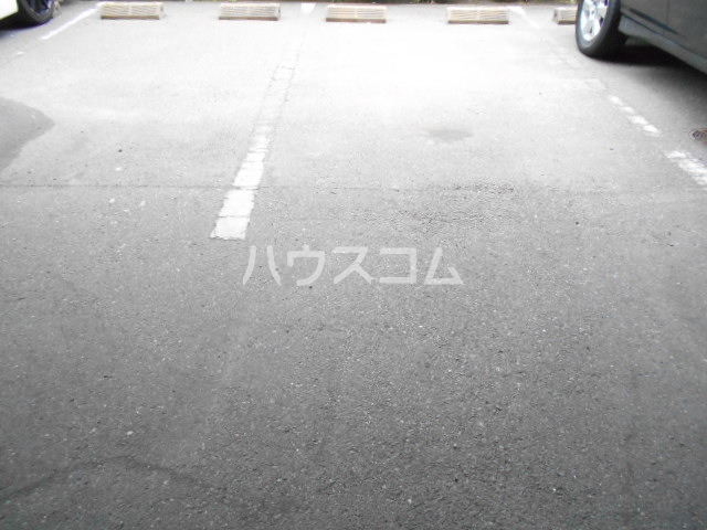 22/27 駐車場