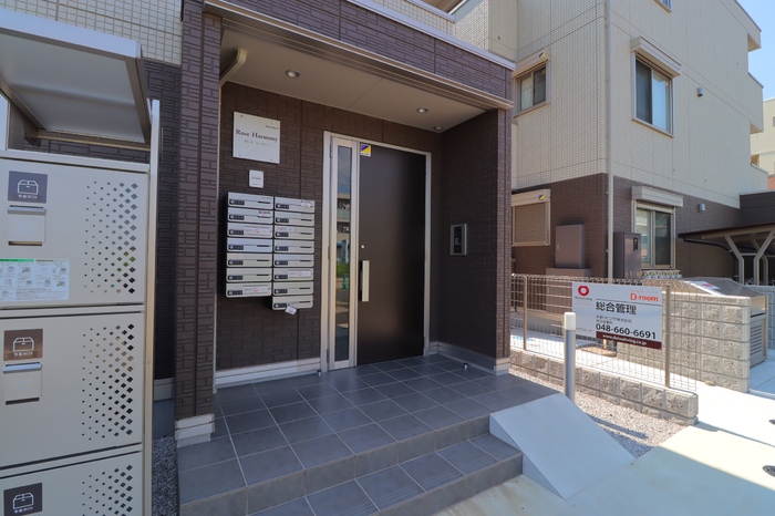 18/28 エントランス