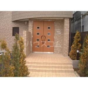 16/26 エントランス