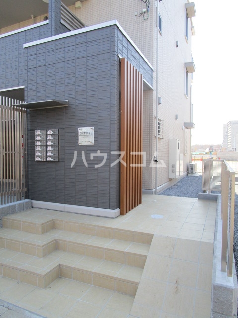 2/4 エントランス