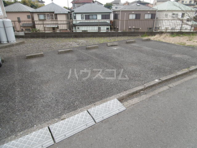 23/30 駐車場