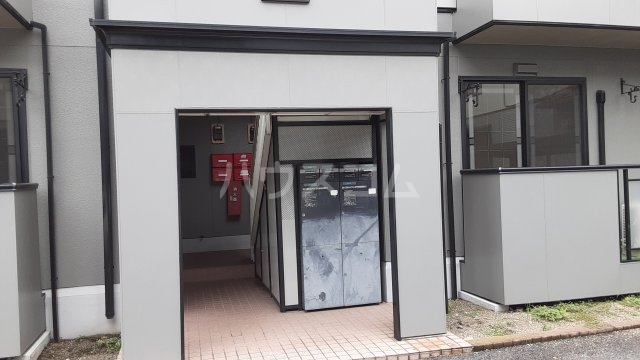 21/27 エントランス