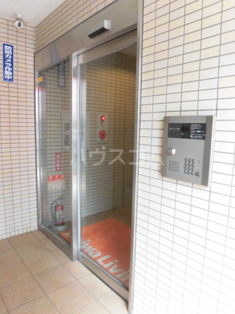 17/25 エントランス