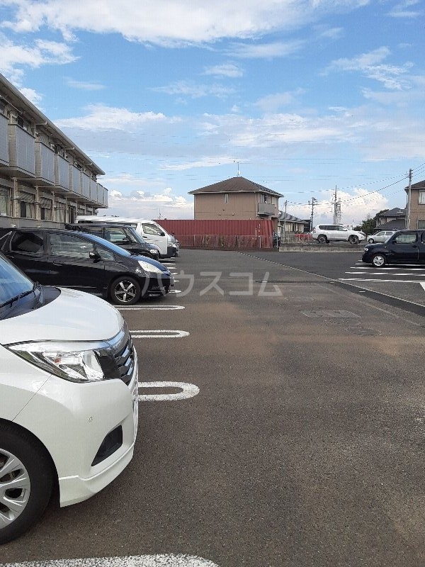 27/30 駐車場