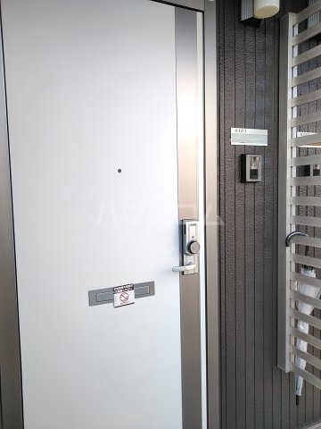 23/26 エントランス