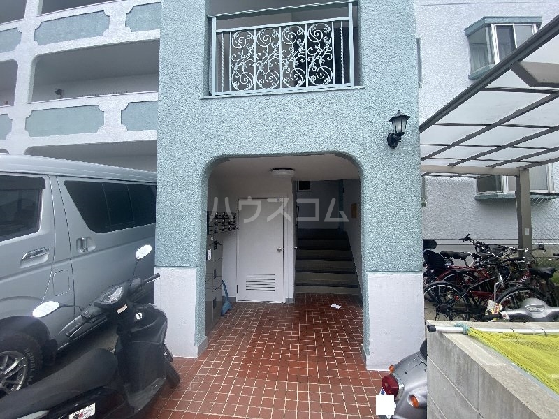 19/26 エントランス