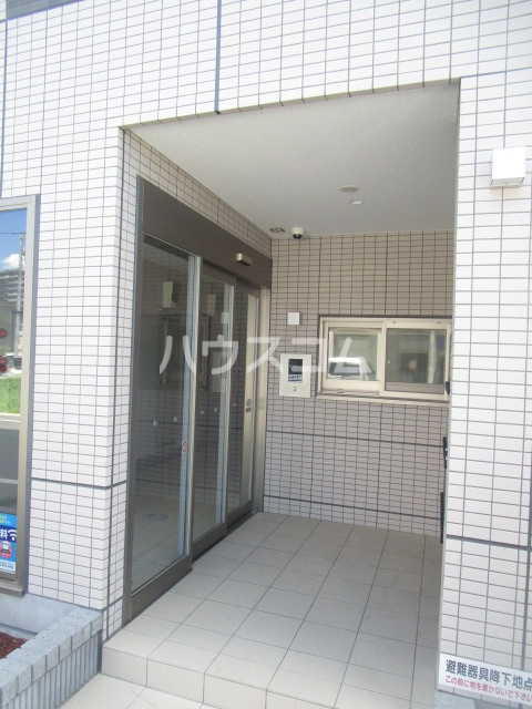 23/29 エントランス