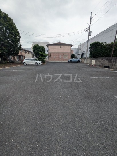 23/27 駐車場