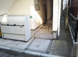 22/25 エントランス