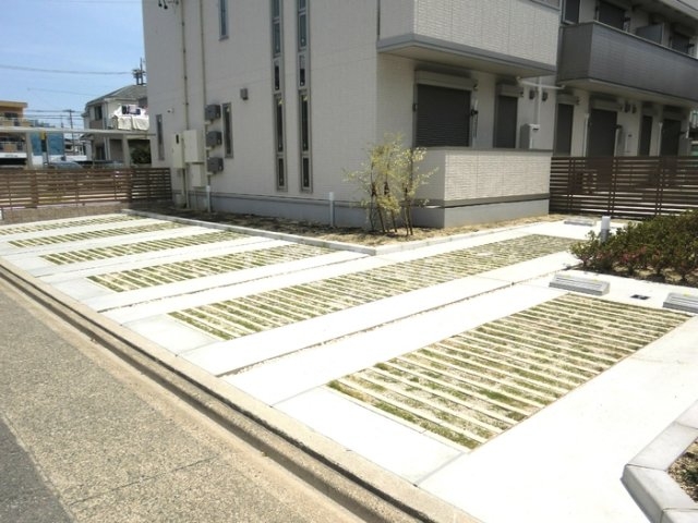 20/28 駐車場
