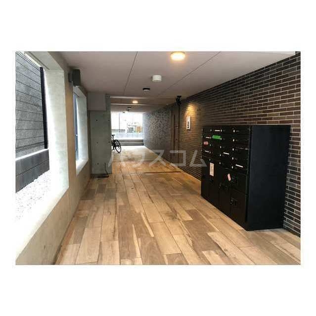 2/4 エントランス