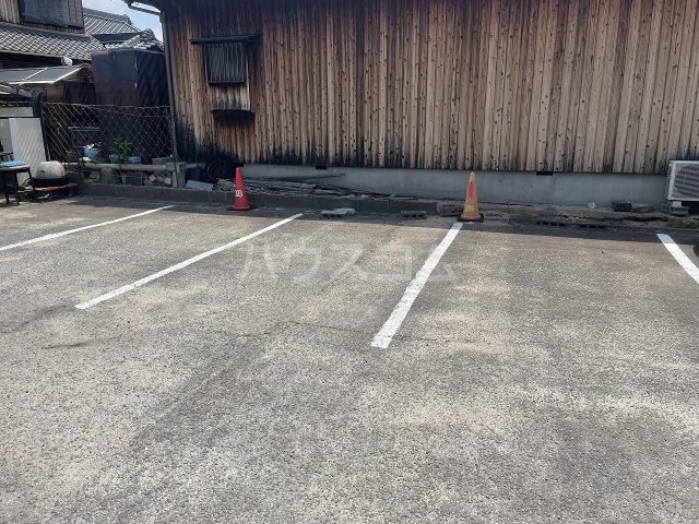 19/26 駐車場