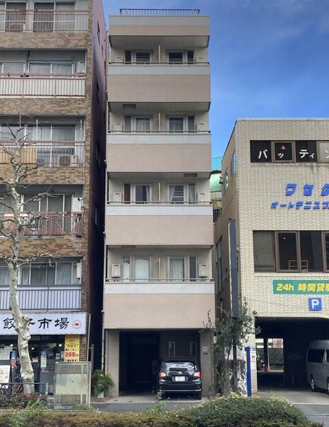 16/19 エントランス
