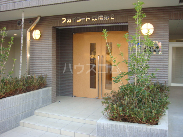 21/30 エントランス