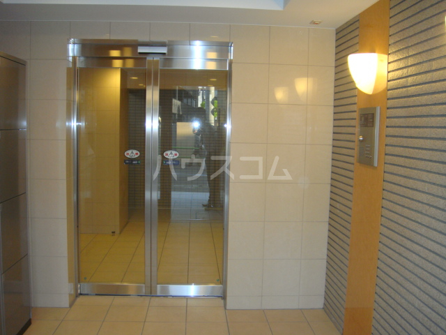 22/30 エントランス