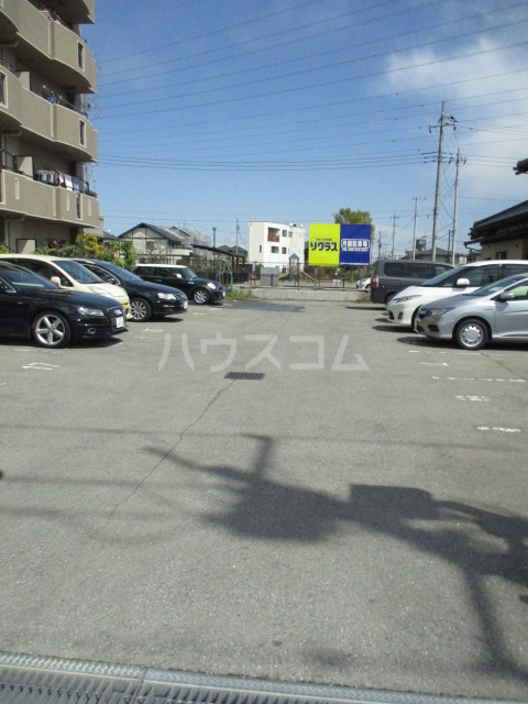 22/30 駐車場