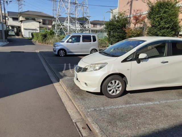 22/28 駐車場