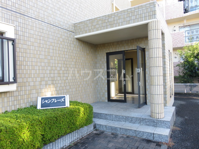 24/30 エントランス