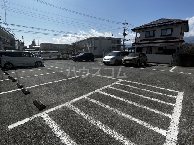 19/23 駐車場
