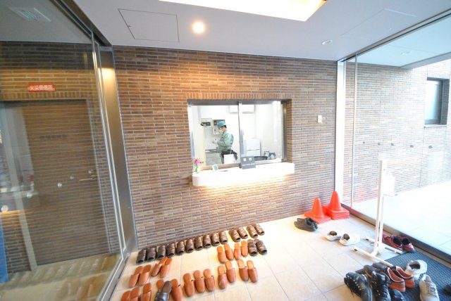 25/30 エントランス