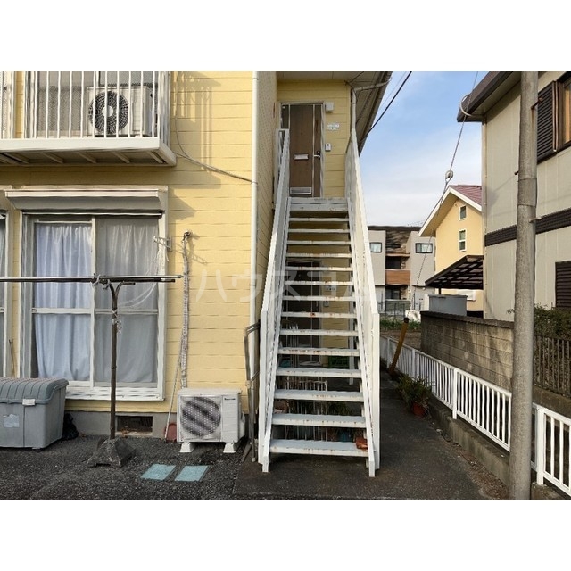 24/27 エントランス