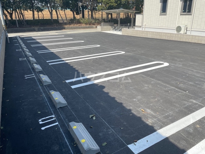 18/26 駐車場