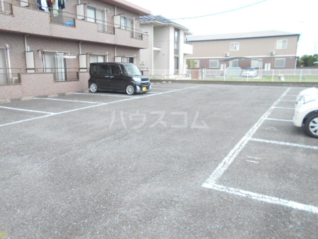 18/26 駐車場
