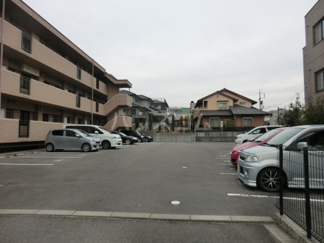 19/24 駐車場