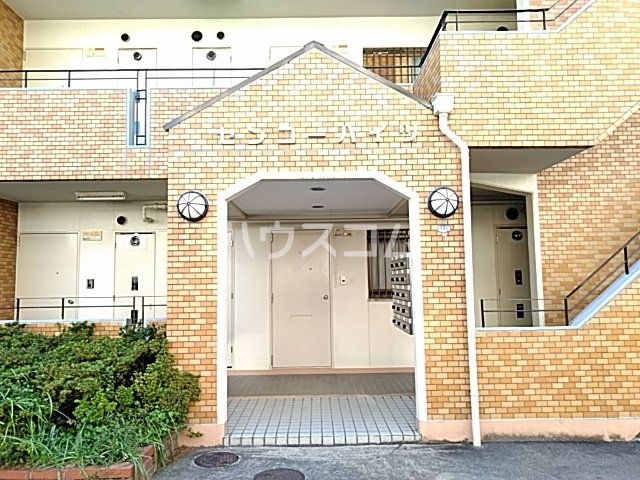 21/30 エントランス