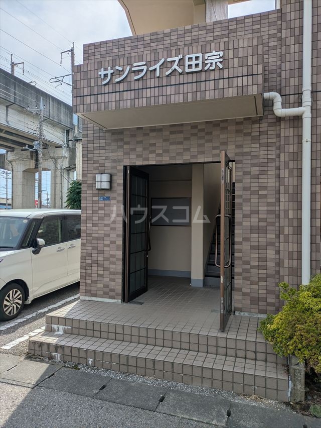 21/30 エントランス