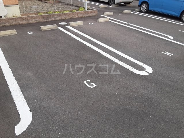 2/4 駐車場