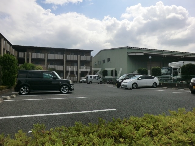 2/6 駐車場