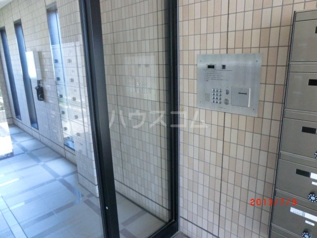 25/30 エントランス