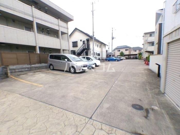 14/23 駐車場