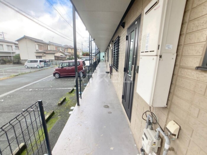 13/18 エントランス