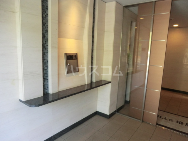 28/30 エントランス