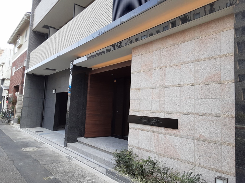 25/30 エントランス