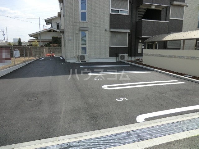 22/30 駐車場
