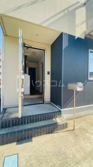 24/25 エントランス