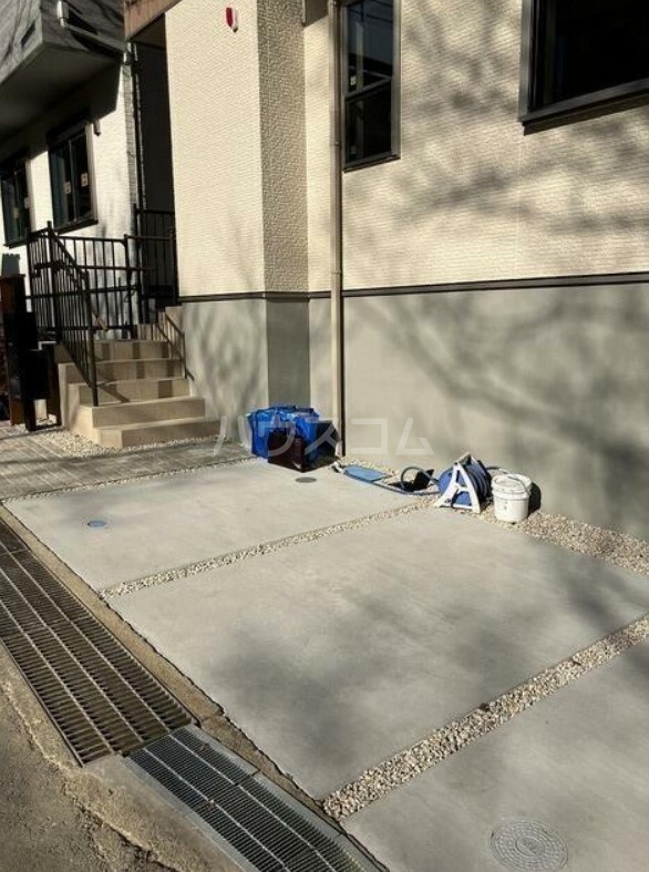 14/15 エントランス