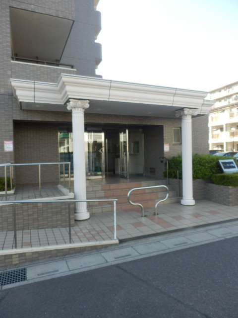 20/22 エントランス