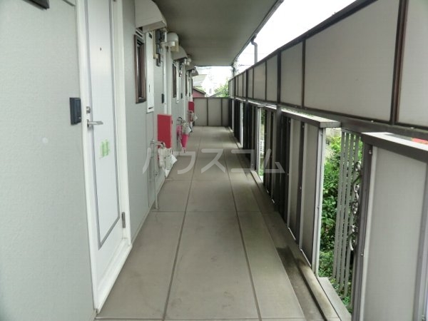 22/30 エントランス