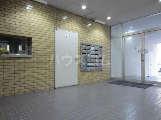 18/25 エントランス