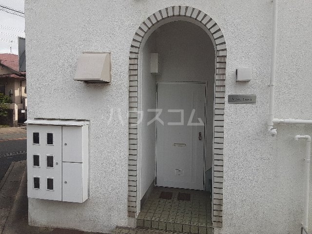 24/30 エントランス