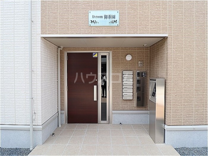 2/4 エントランス