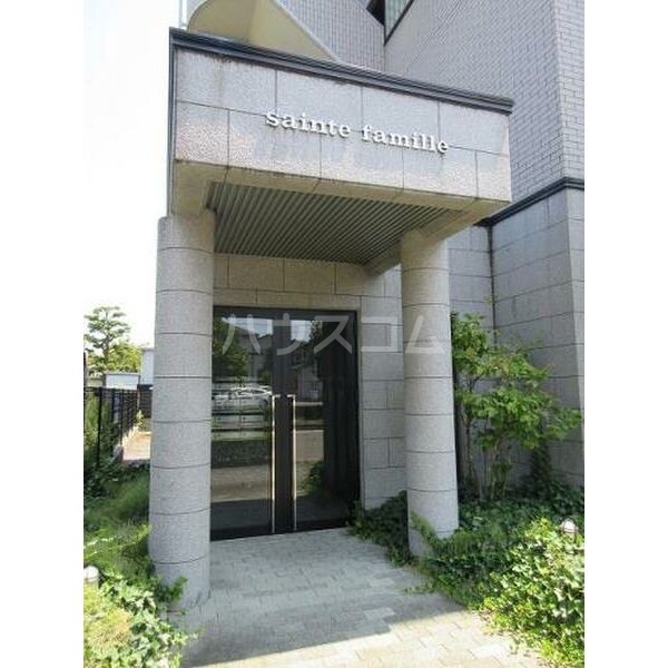 15/18 エントランス