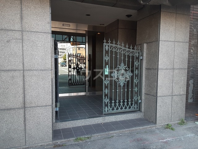 2/3 エントランス