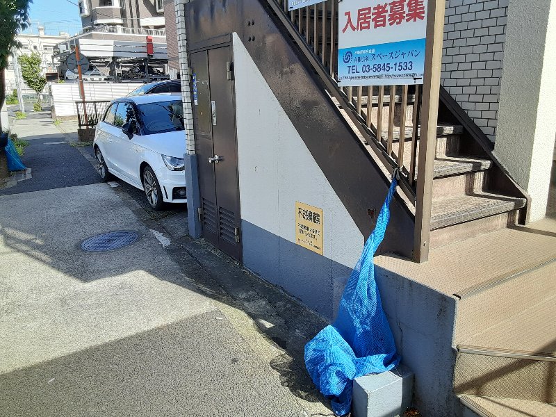 24/30 エントランス