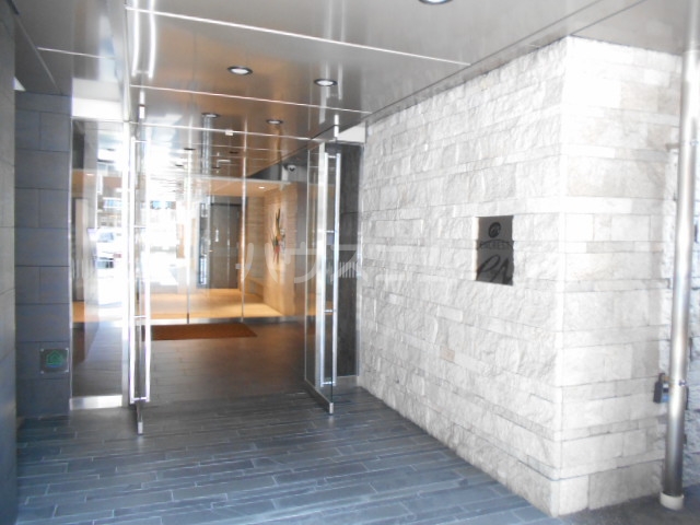 19/30 エントランス