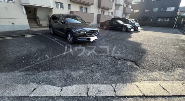 22/30 駐車場
